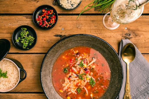Eating spicy soup in winter can help clear up congestion and stuffiness